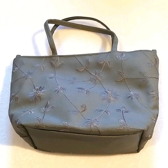 Steve Madden Handbags - NWOT Woman's Steve Madden Pocketbook